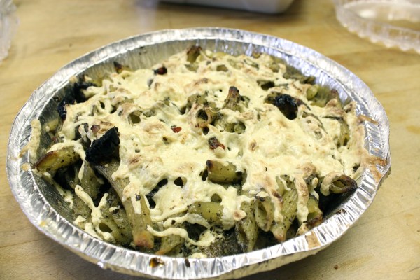 Cheezy Pizza Penne Pesto