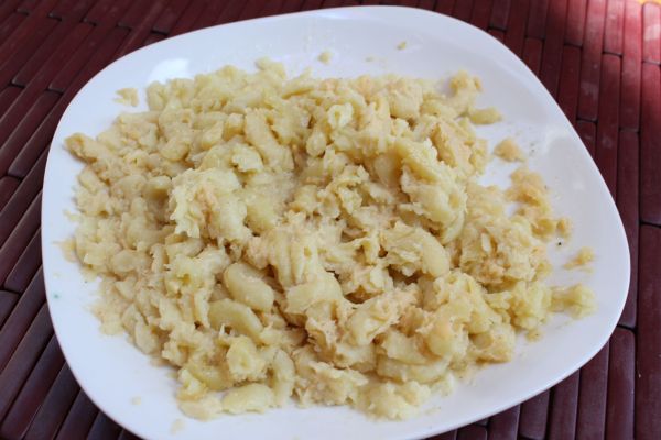 Gobble Green Macaroni and "Cheese"