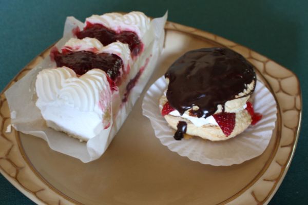 Muffin Top Bakery Neapolitan and French Pastry