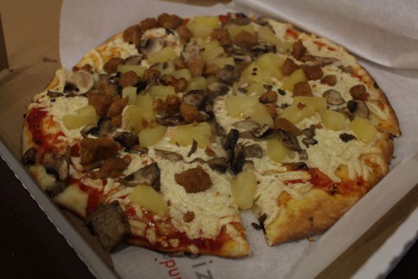 zPizza Hawaiian Pizza