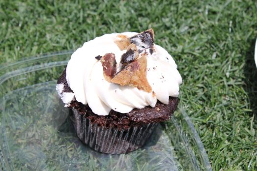 Clara's Cakes Inception Cookie Cupcake